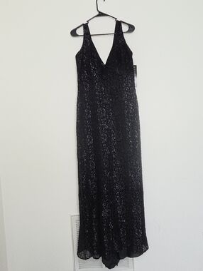 Hugo Buscati For VS London Runway Black Lace Maxi Dress with V-Neck Size 12